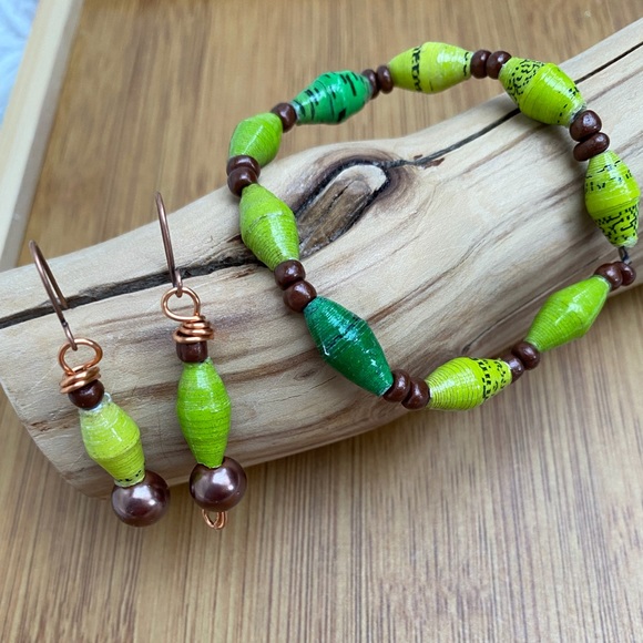 Handcrafted Stretch Recycled Paper Bead Jewelry - Picture 7 of 7